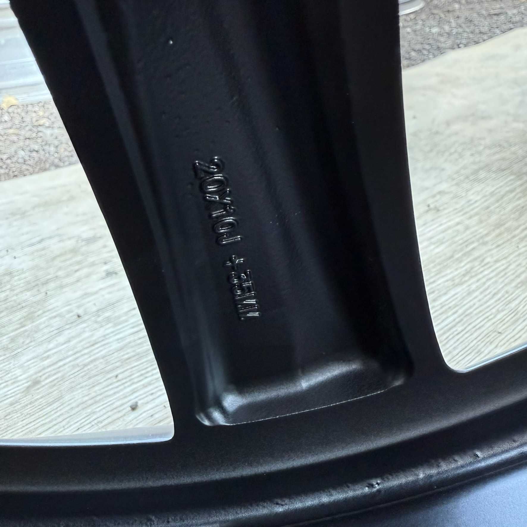 Оригінальні диски різноширокі 5/120 r20 Tesla Model X - S