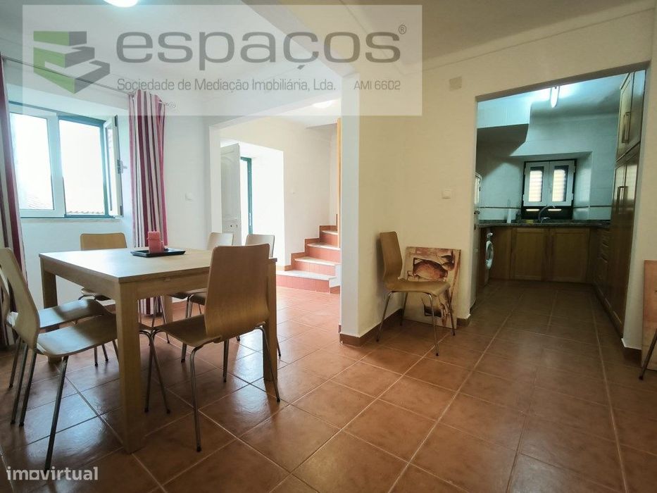 Moradia 4 Assoalhadas com garagem - Perdigão