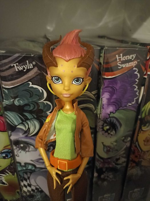 Monster High Gilda Goldstag