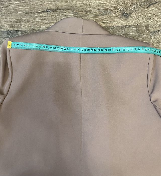 Жіночий брючний костюм