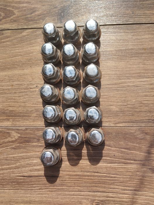 Гайки колісні toyota lexus 12 на 1,5