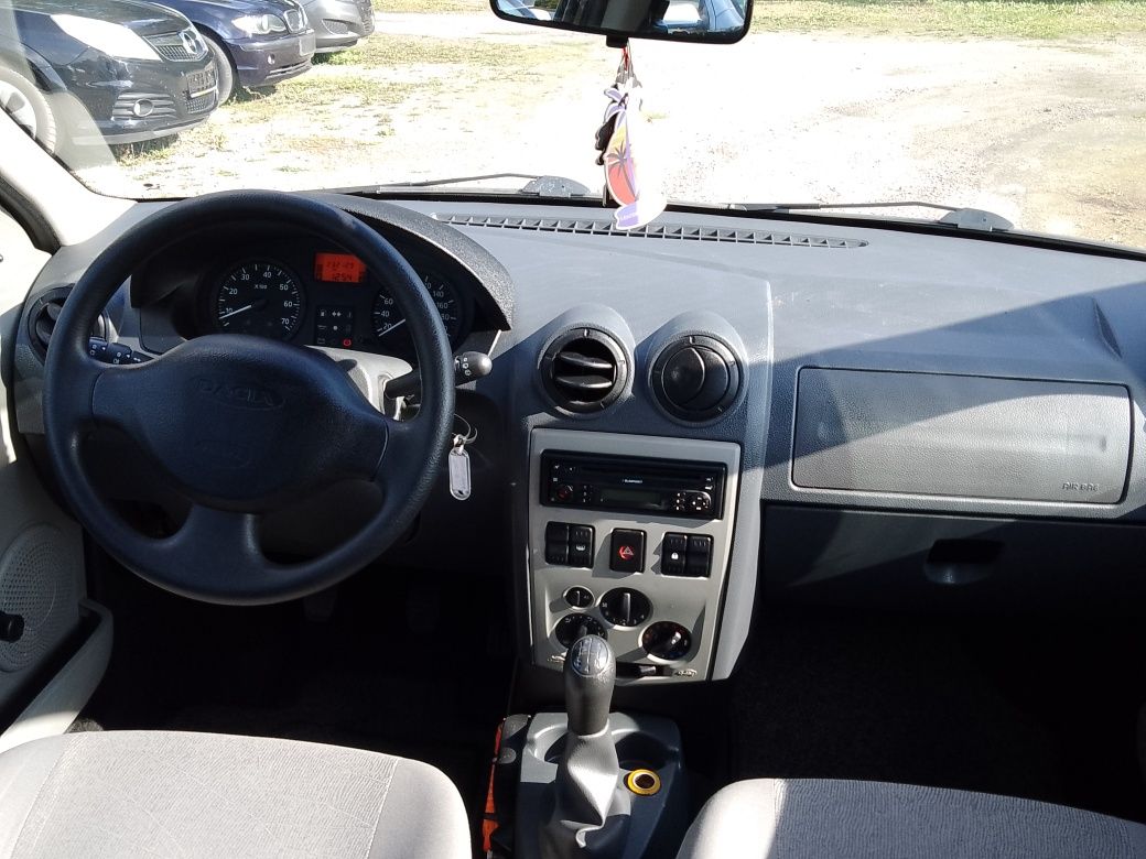 Dacia Logan 1.6 Benzyna Klima 7osób