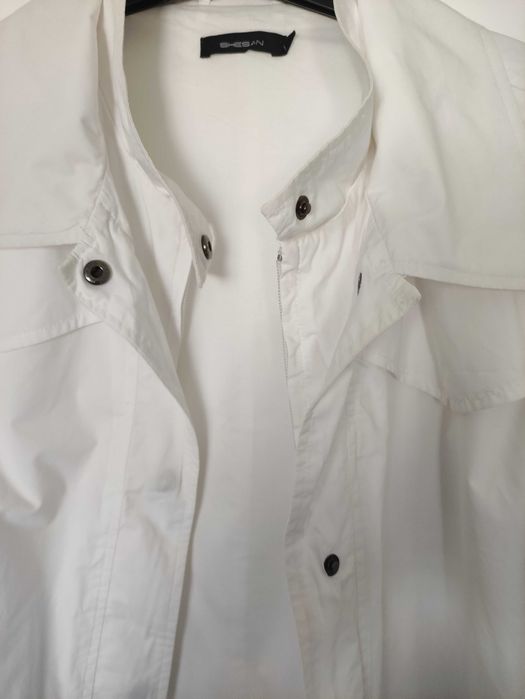 Parka de senhora muito bonita e confortável