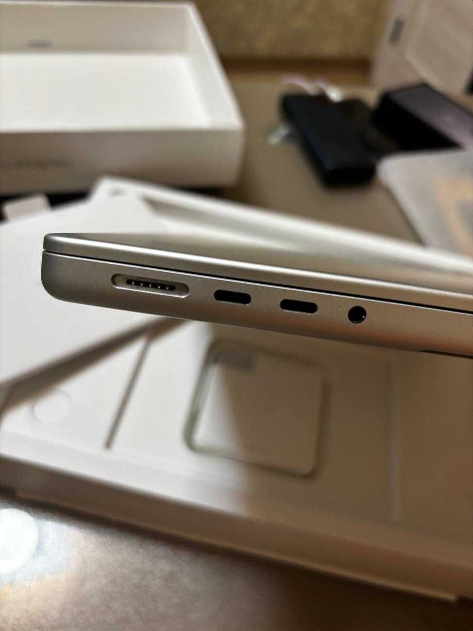 MacBook Pro M2 Pro 14" 16GB 1TB A2779 (12 CPU 19GPU)