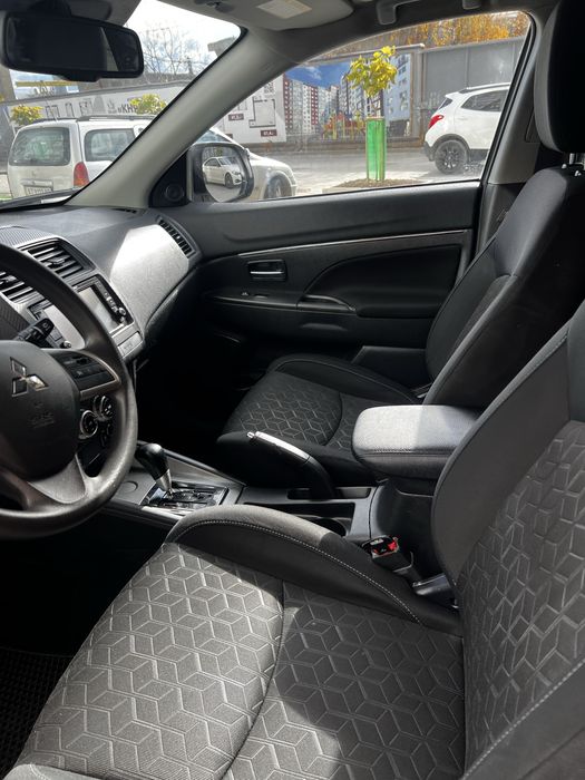 Автомобіль Mitsubishi 2021