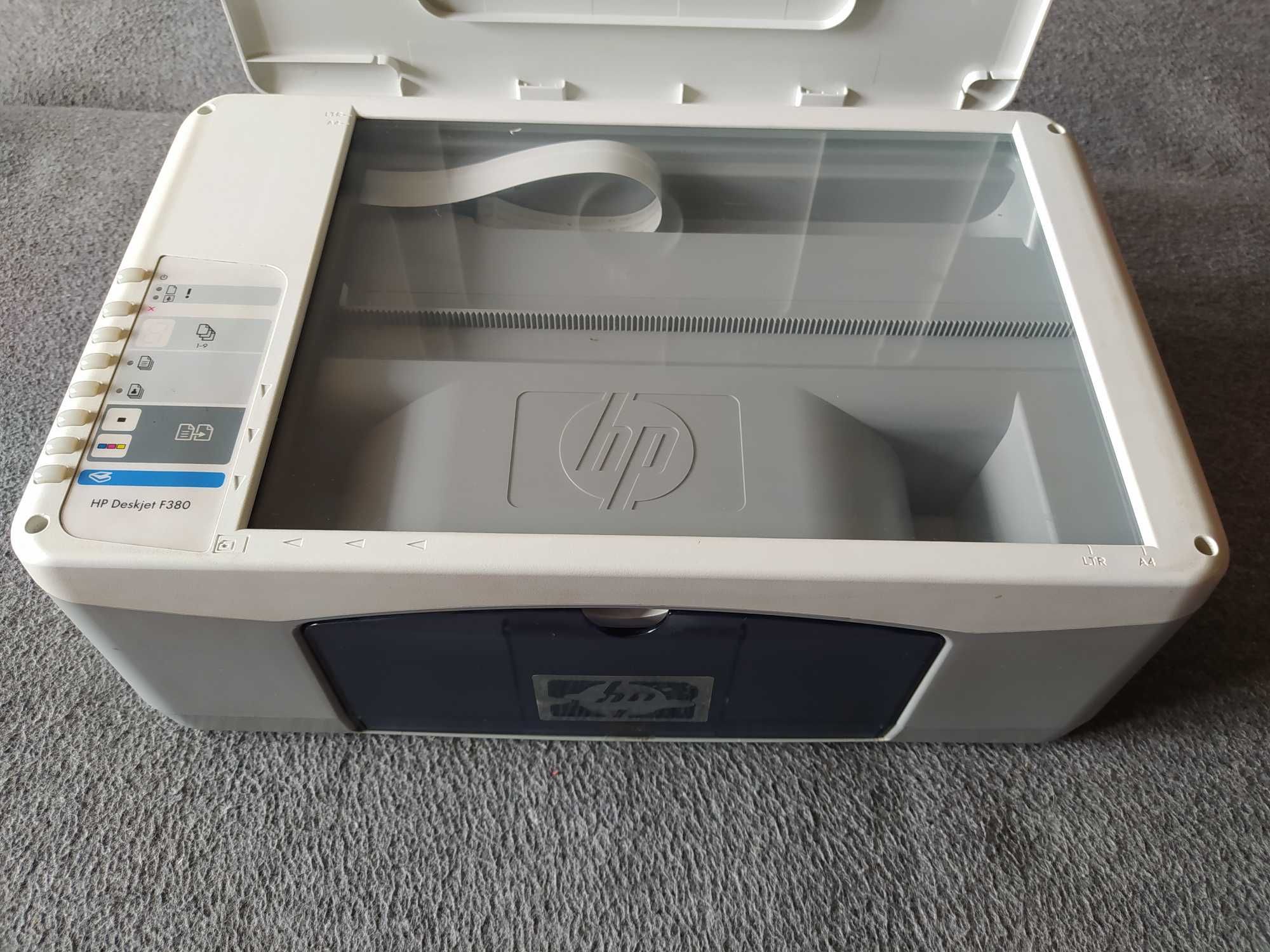 Принтер HP Deskjet F380 All-in-One Printer