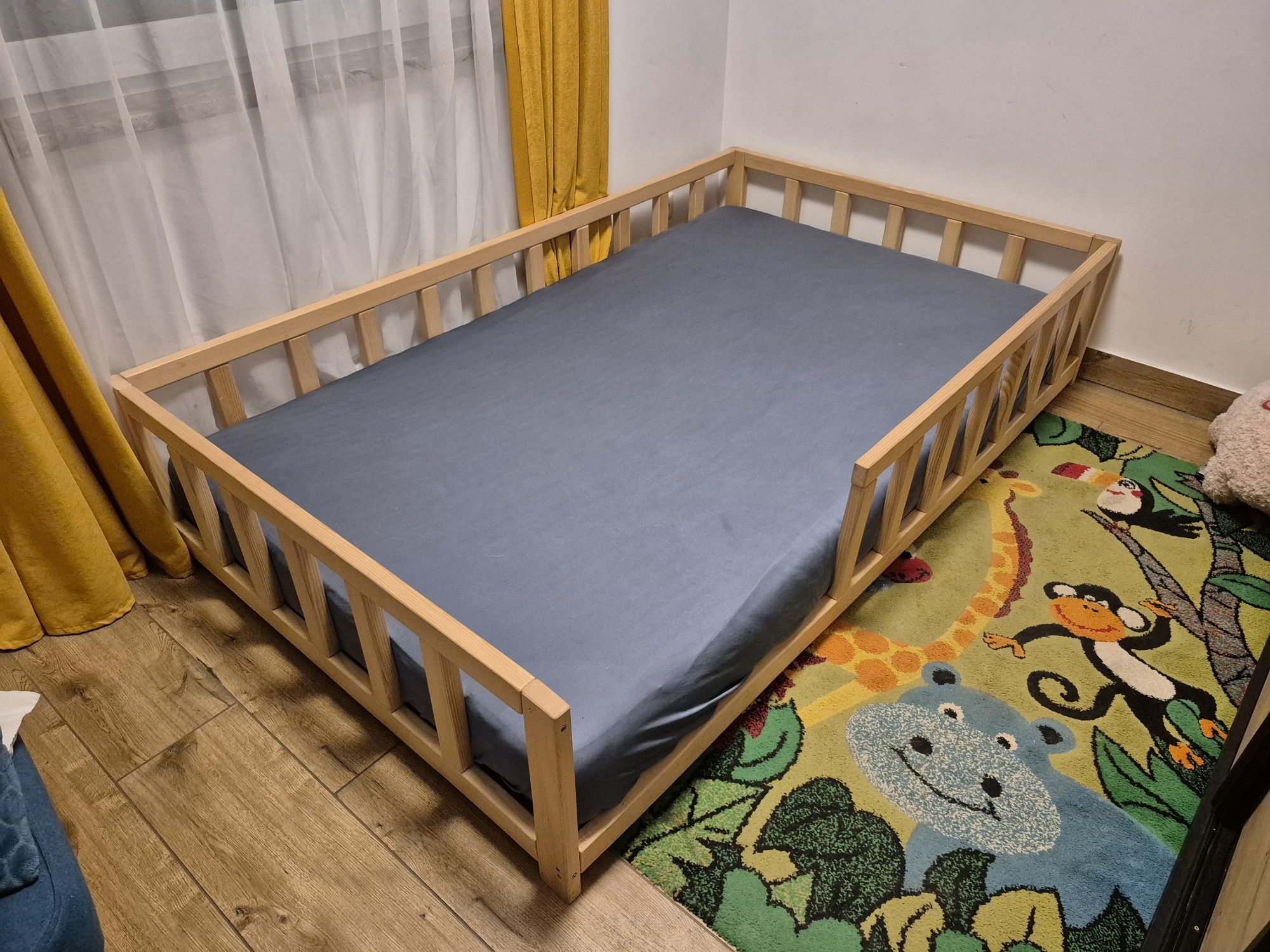 Drewniane łóżko z barierkami 120x200, bez materaca