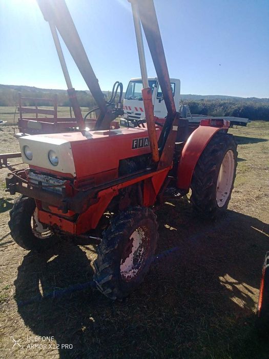 Fiat 55 cavalos com carregador frontal