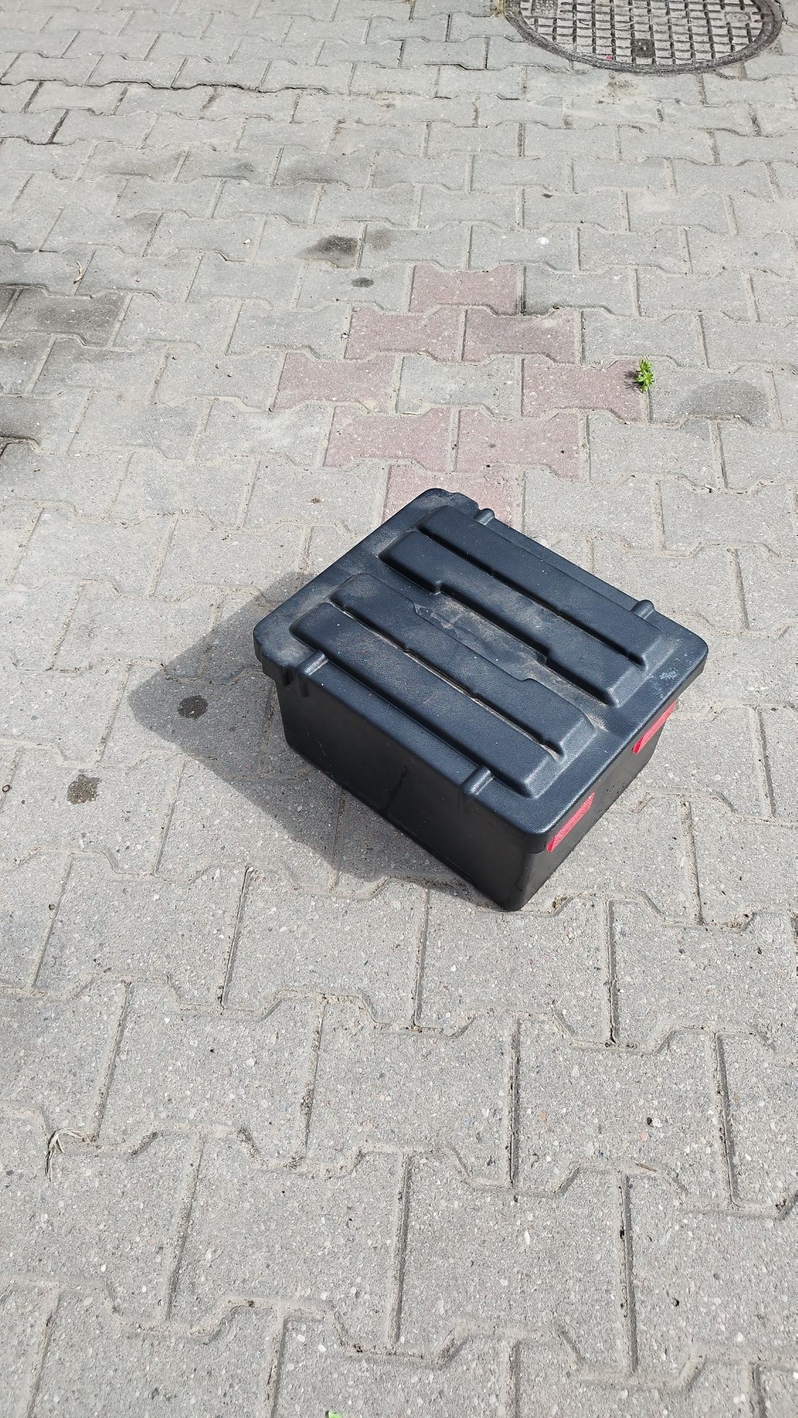 Skrzynka ,obudowa, osłona pojemnik na akumulatory do wózka inwalidzkie