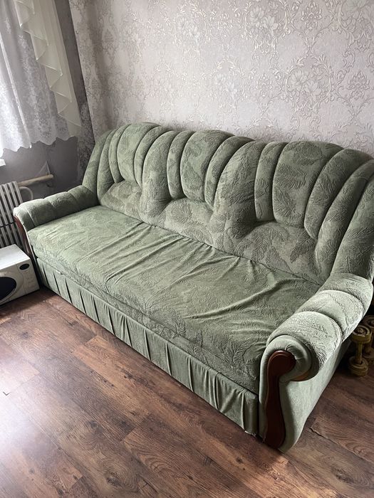 Продам диван и два кресла