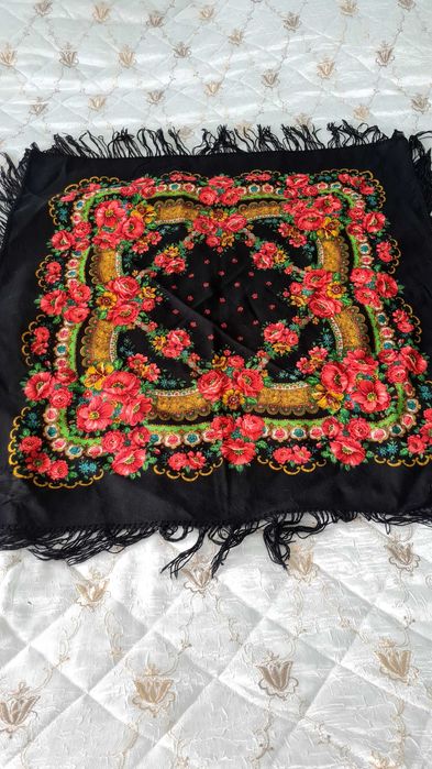 Шерстяна хустка розмір 100 х 100