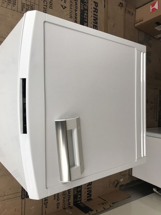 Морозильна камера Aeg, no frost 85см. Нова модель