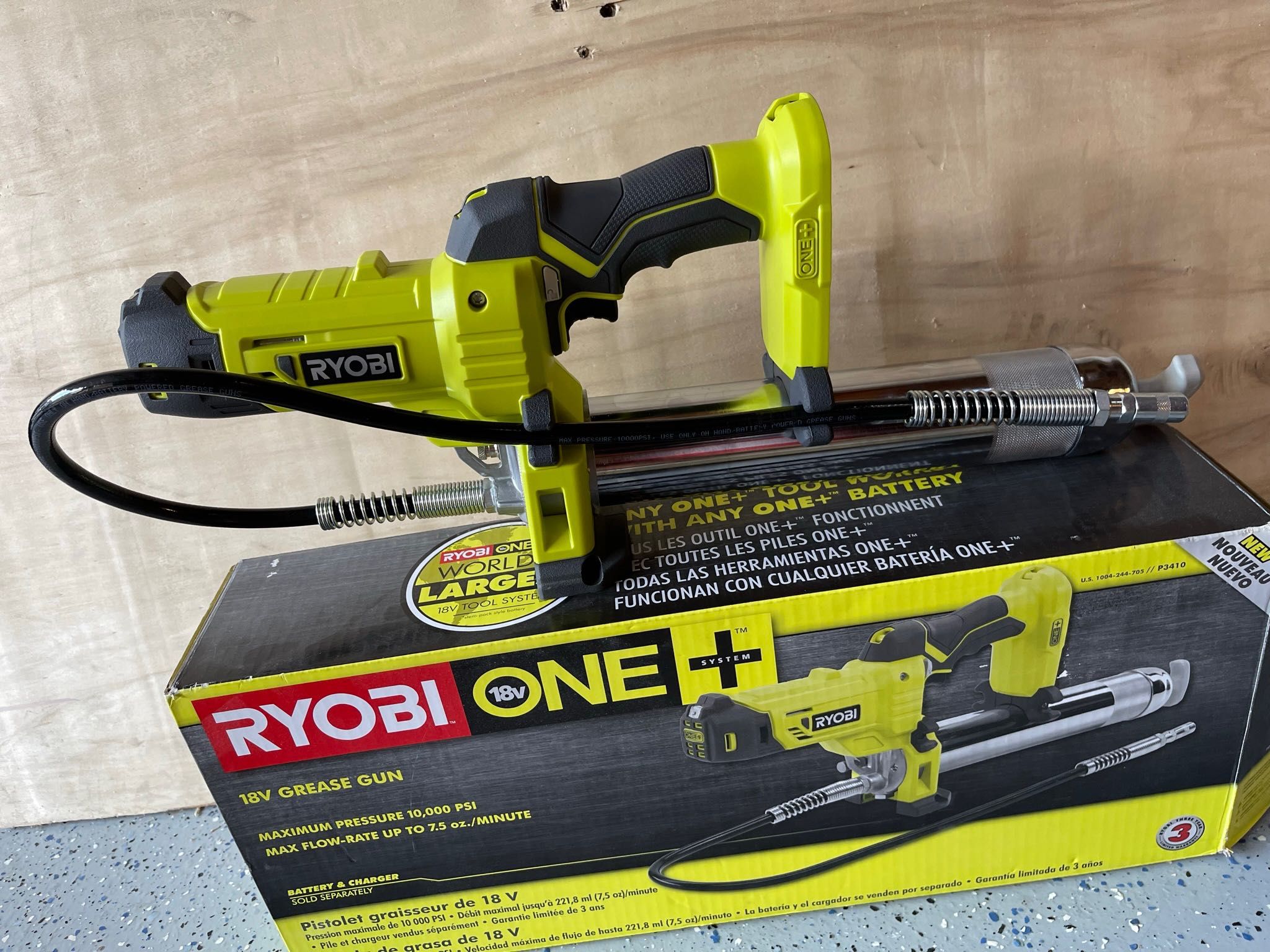 Ryobi.      DeWalt