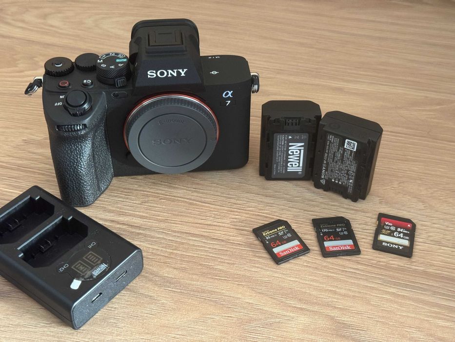 Sony A7 IV + akcesoria – przebieg 19 + gwarancja do 25.03.2027