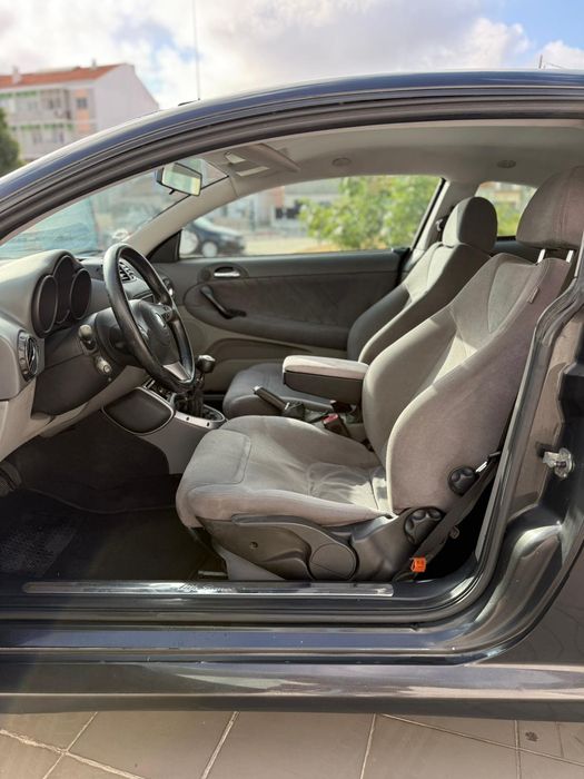 Alfa Romeo GT ano 2005 nacional motor 1.9 GTD 150cv impecável Aceito r