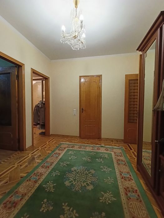 Продам 2к.квартиру М.Научная Обкомовский дом. Сертификат .