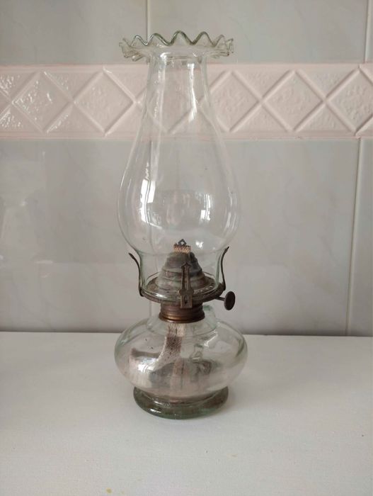 Candeeiro antigo a petróleo