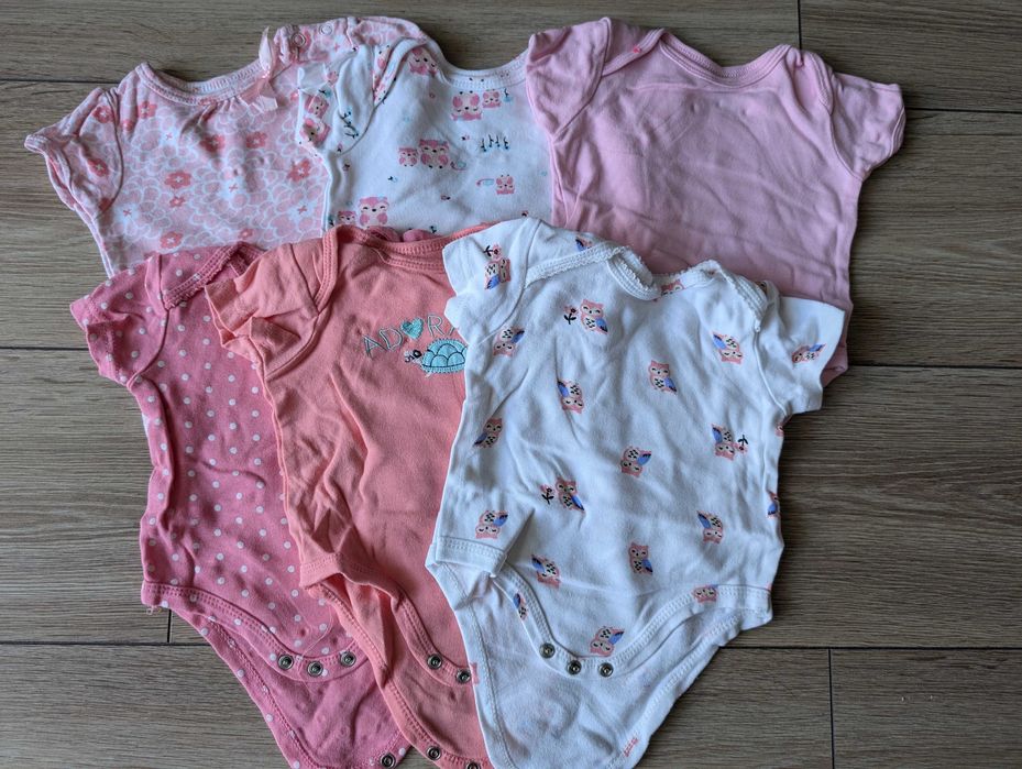 Pakiet ubranek w rozmiarze 68 / 3-6mcy