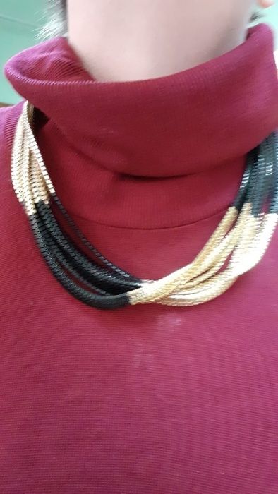 Продам новую бижутерию(серьги и ожерелья)