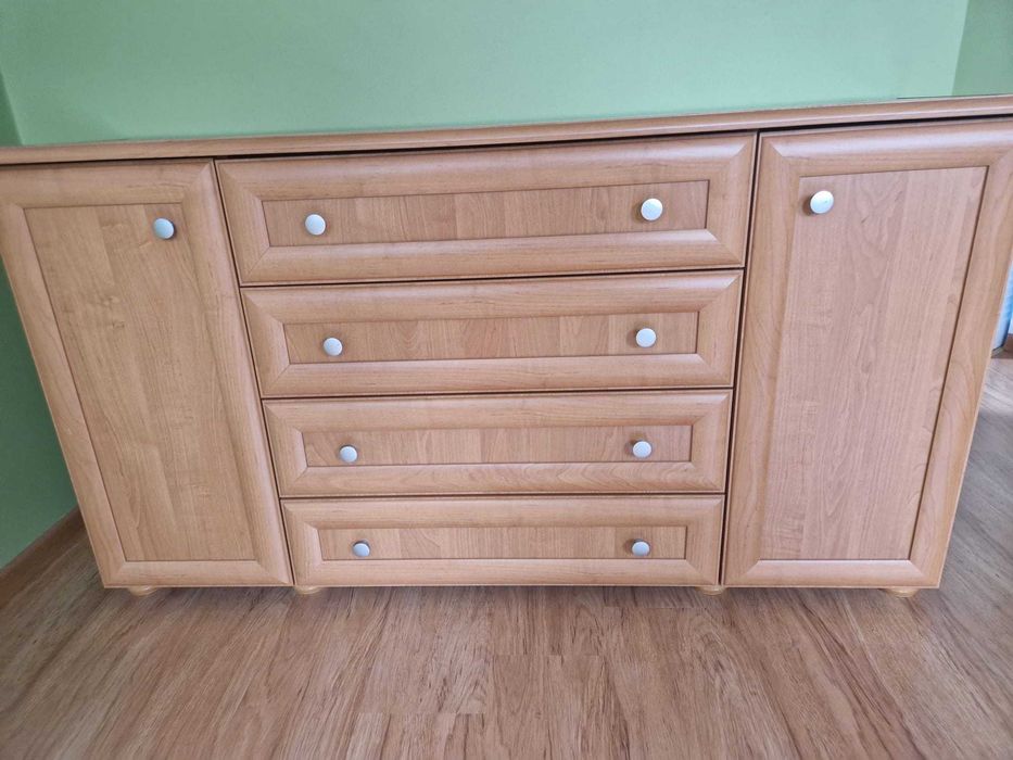 Sprzedam komodę w bardzo dobrym stanie
