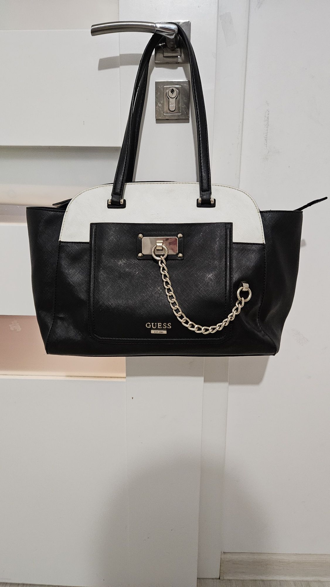 Torba czarna torebka biała guess z łańcuszkiem ekwgabcja dysk shopper