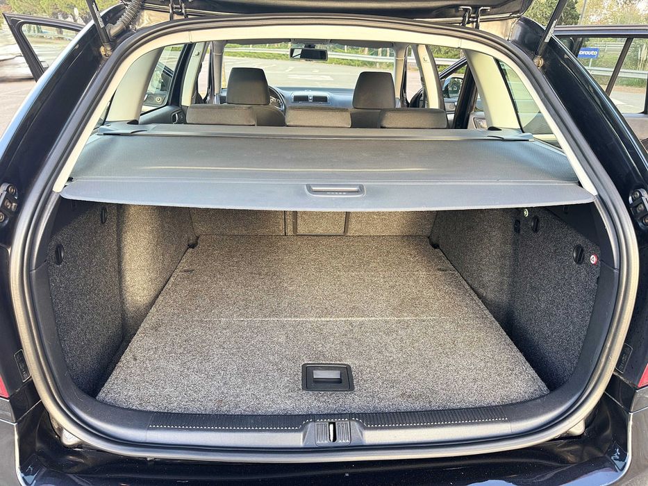 Skoda Octavia 1.6 Tdi SportLine C/Nova