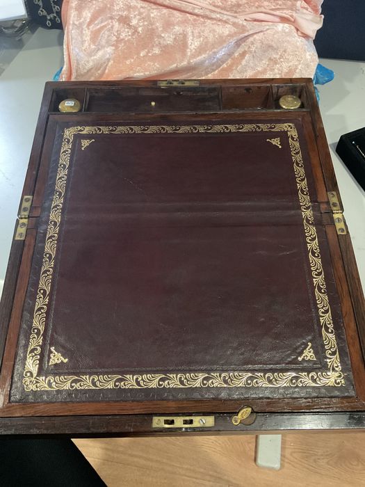 Caixa escritório inglês com 41x24x13 cm