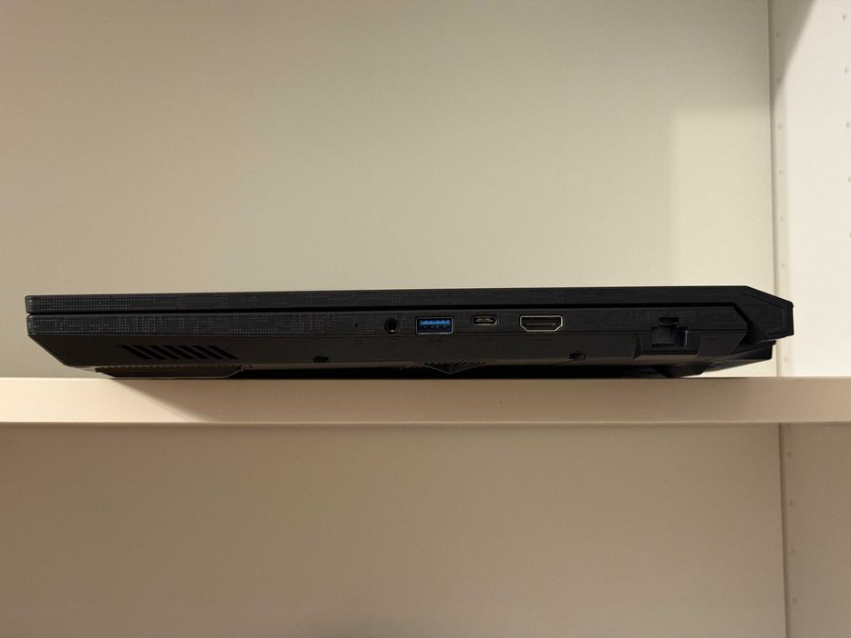 Laptop Portátil MSI 17"- Ryzen 9 AI | RTX4060 8GB | 240hz | 32GB ram