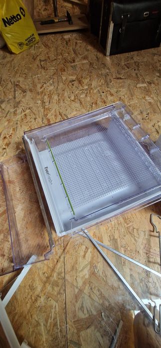 Półki z lodówki Beko