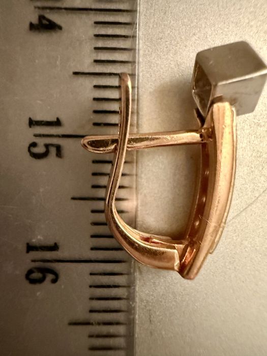 Діамантові фабричні! сережки 585 проба