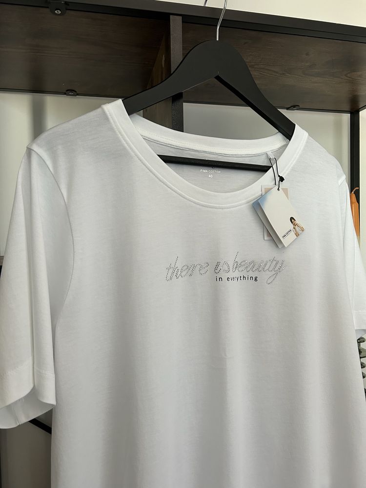 Biały t-shirt z ozdobnym napisem (100% bawełna) z metkami (46; XXL)