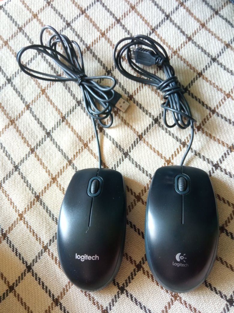Миша Logitech B100