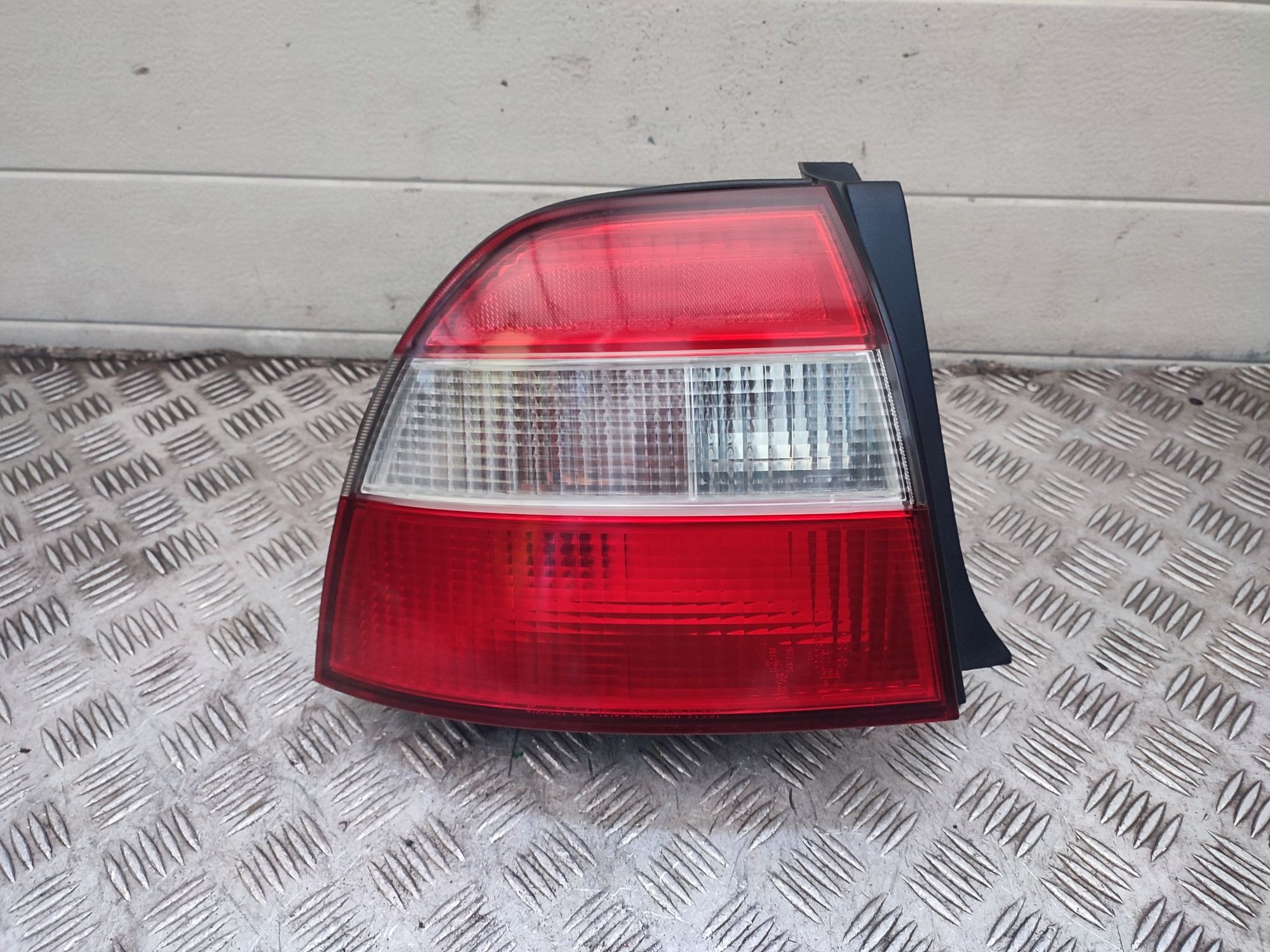 Honda Accord V 95-98r lampa lewa lewy tył