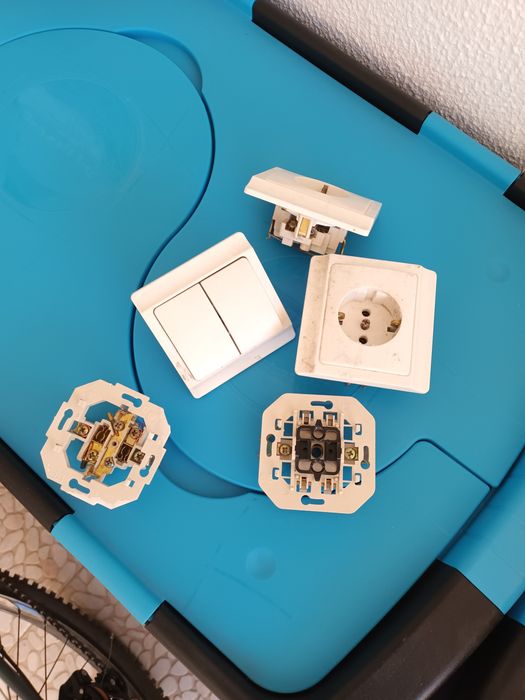 Lote material eléctrico