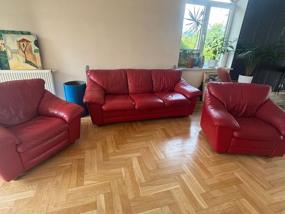 Okazały czerwony komplet wypoczynkowy