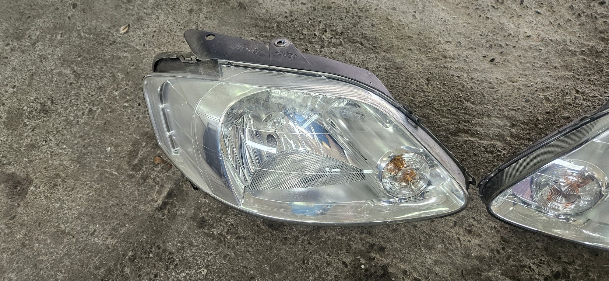 Vw Fox Lampy przód