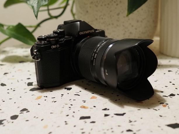 Olympus E-M10 mark II + obiektyw 14-150 / 8800 zdjęć!