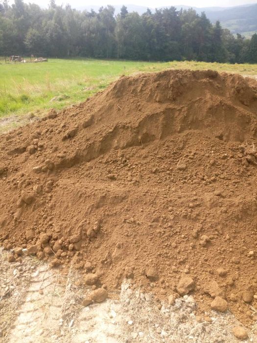 Ziemia przesiewana pod trawnik bez kamienia, do plantowania