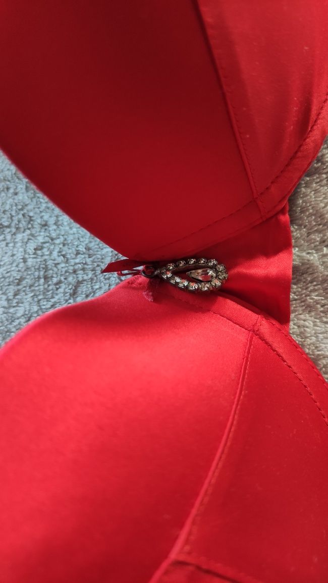 Biustonosz stanik czerwony 85C push up