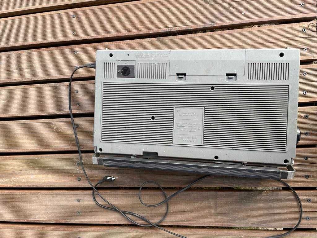 Oldschool radiomagnetofon Sanyo  M99404