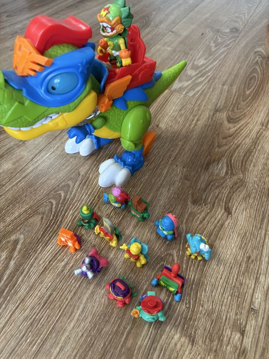 SuperThings dino + figurki zestaw