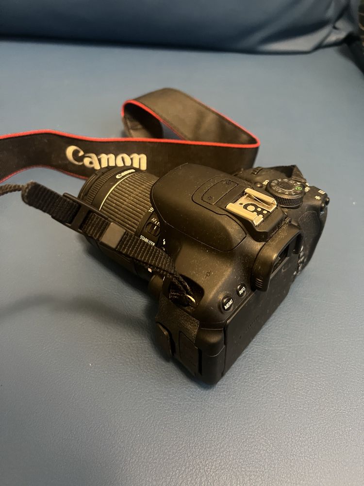 Canon 700D c/microfones & lente