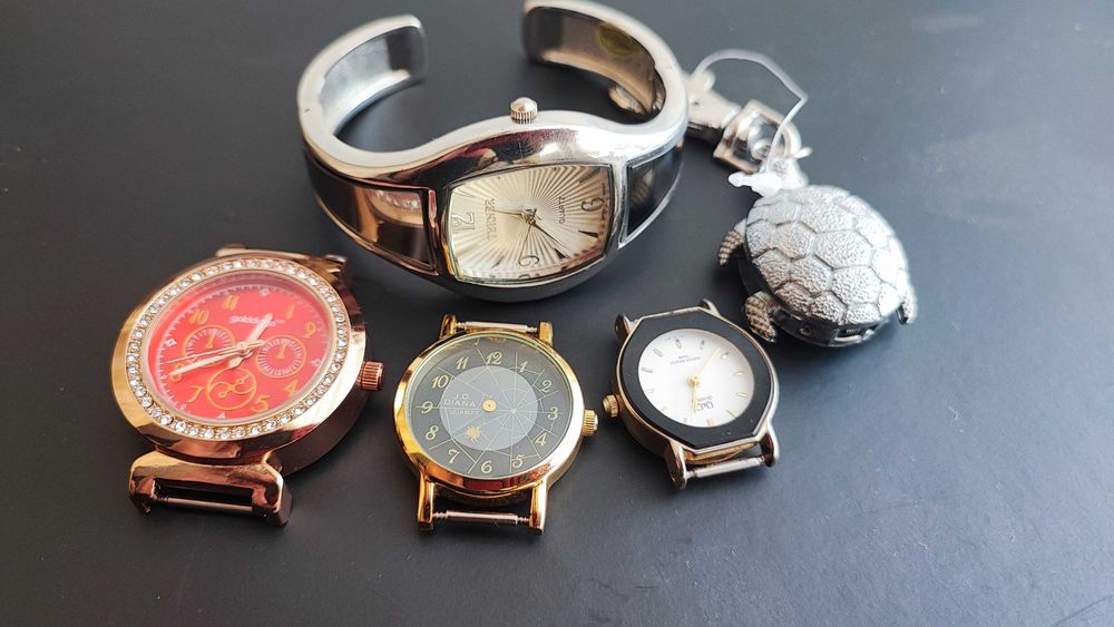 Годинники наручні.