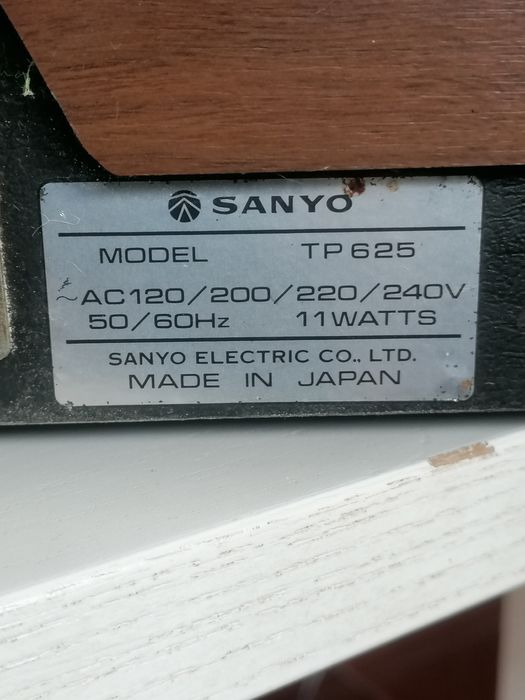 Gira Discos Sanyo TP 625