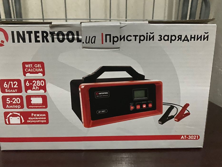 Автомобильное зарядное устройство 1900 грн