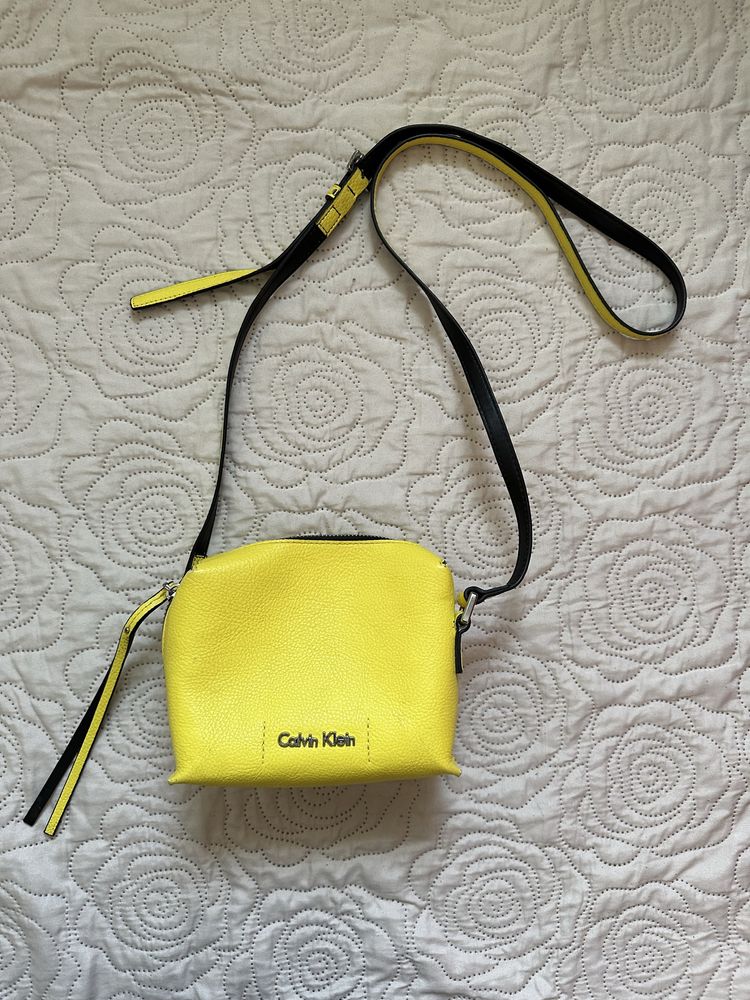 Calvin Klein mała torebka żółta limonka eko skóra