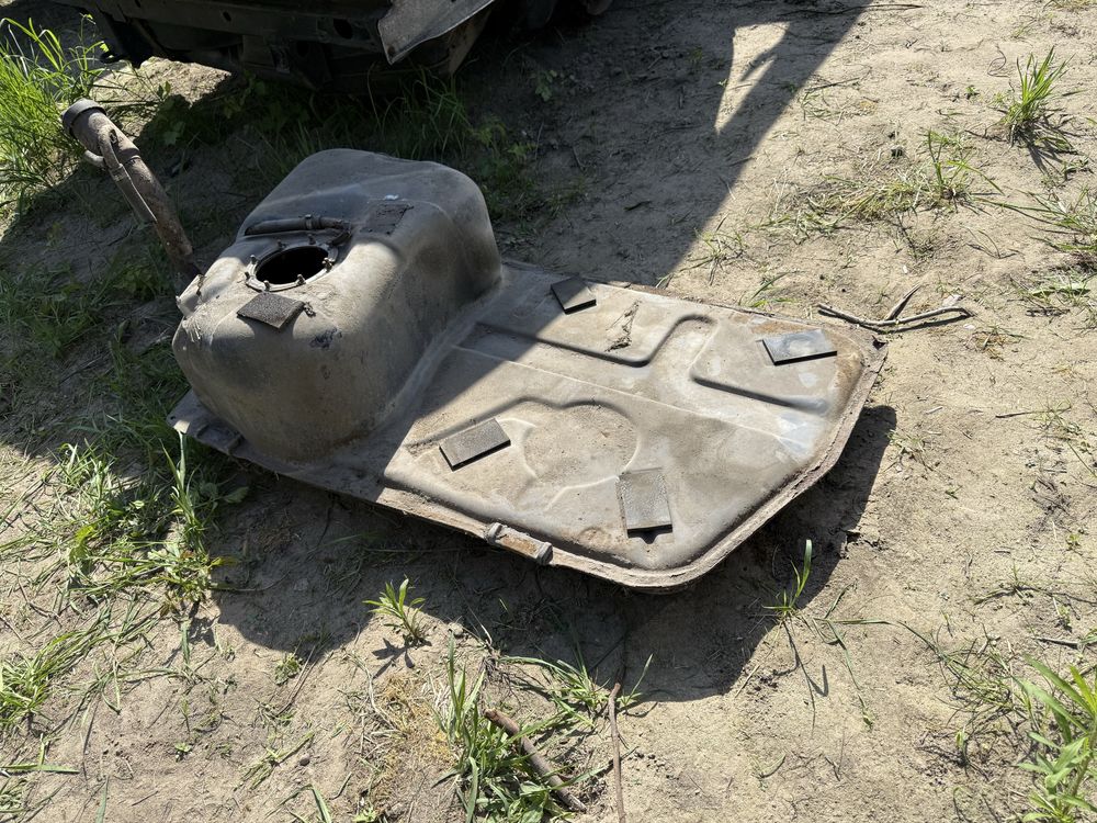 Idealny zbiornik paliwa BMW E34 bez rdzy jak nowy rarytas