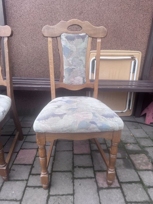 Деревяні стільці