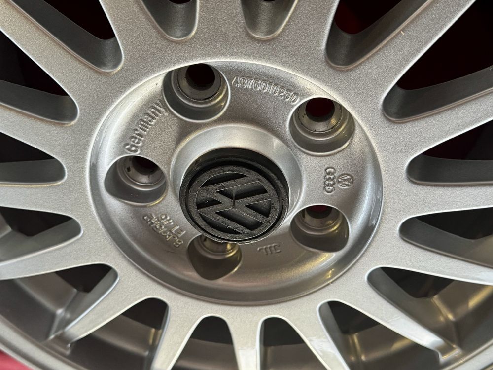 Felgi Audi 100 C3 80 Quattro VW nowe 1984 rok Volkswagen alufelgi 5x