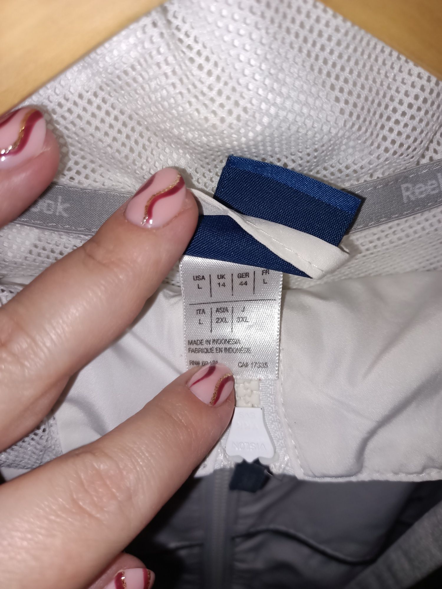 Biała bluza Reebok
